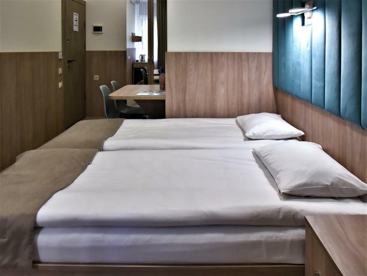 Expo Hotel Comfort Киев Екстериор снимка